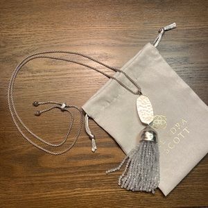 KENDRA SCOTT
Monroe Silver Long Pendant Necklace in Slate Cats Eye